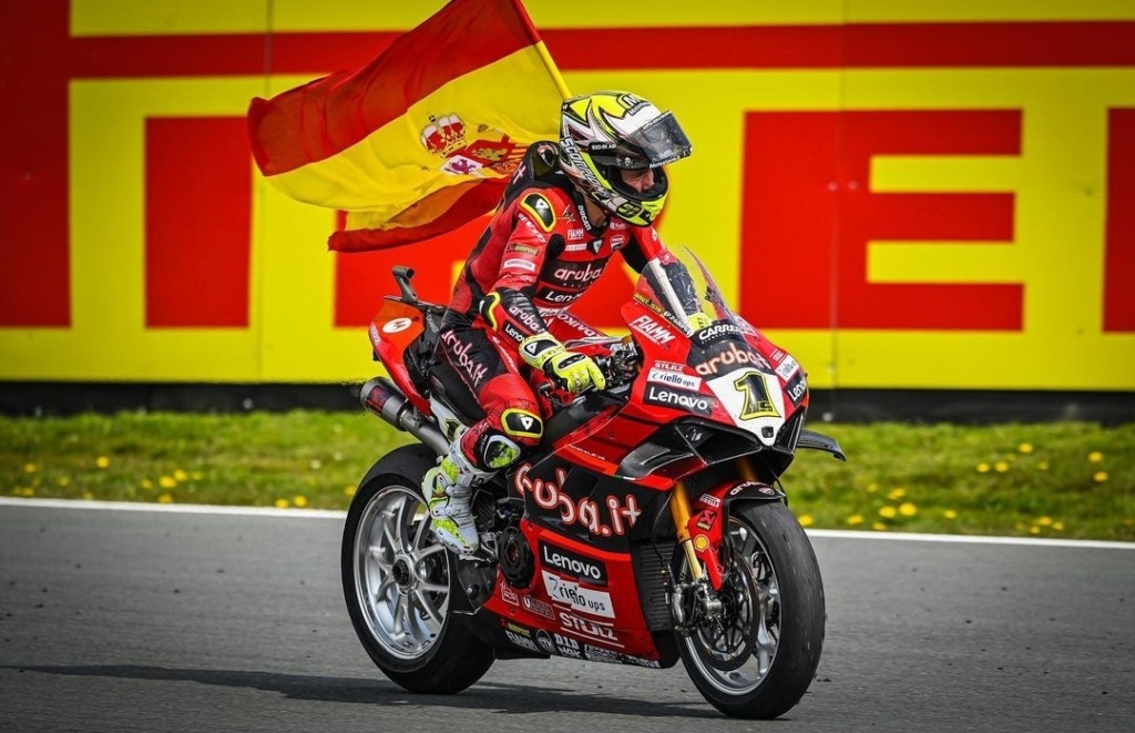 Superbike – Gara Olanda: Bautista Re d’Olanda, altro tris per lo spagnolo!